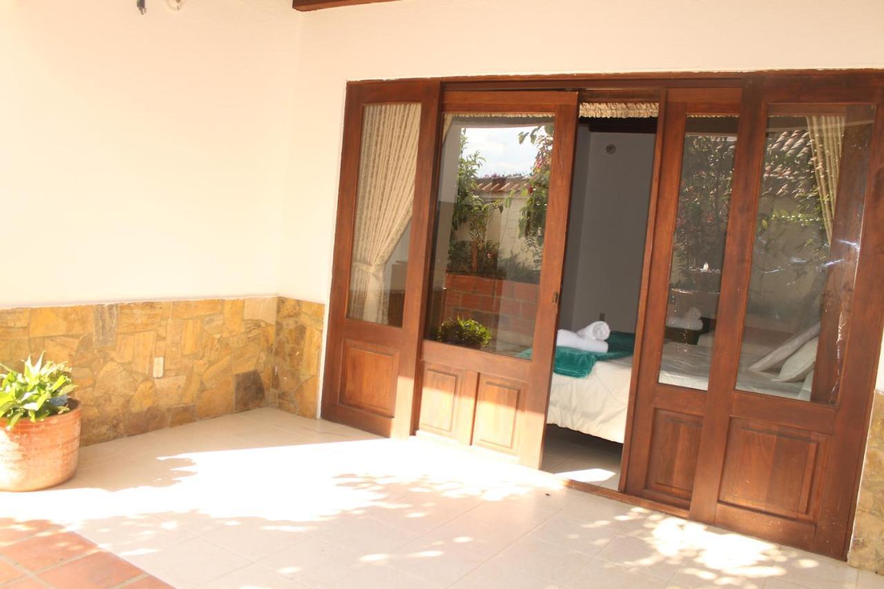 Hospedaje Casa Marsella บียาเดเลย์บา ภายนอก รูปภาพ