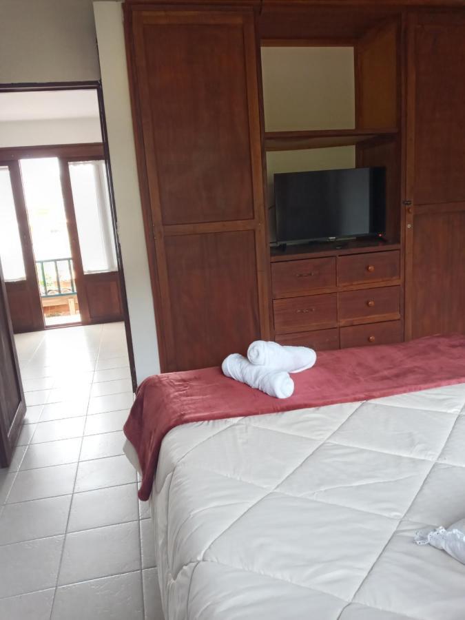 Hospedaje Casa Marsella บียาเดเลย์บา ภายนอก รูปภาพ
